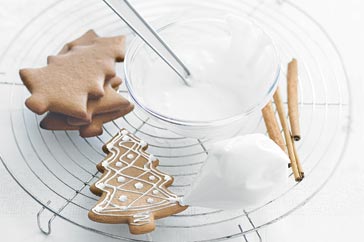 Golden German gingerbread biscuits with rich treacle and warm spices