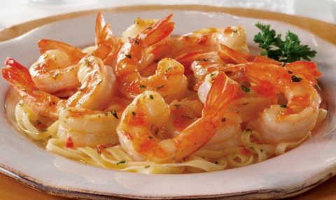 Shrimp Scampi with garlic butter sauce and fresh pasta